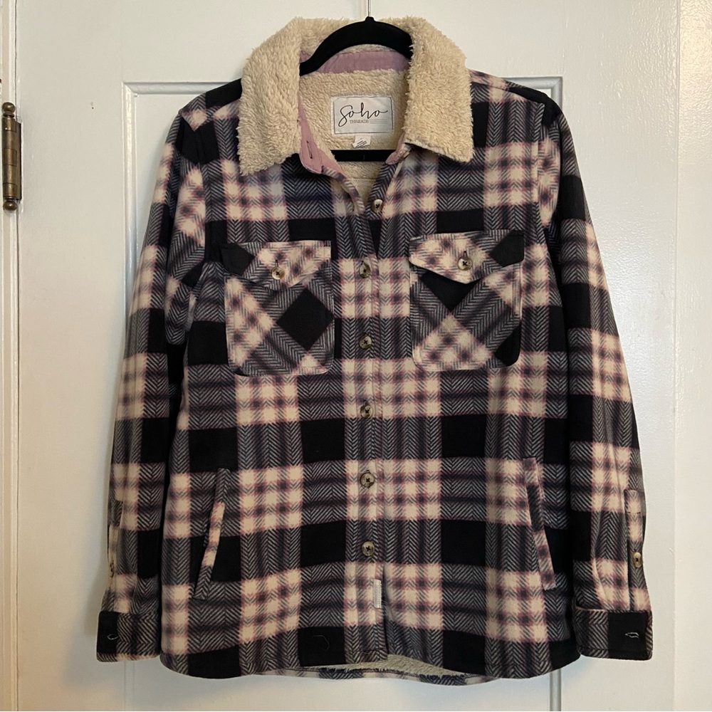 Shearling lined flannel 🤍 - Picture 2 of 4